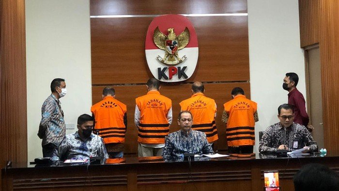 Korupsi di Pemerintahan: Kenapa Pejabat Kaya Raya Tapi Rakyat Masih Miskin?